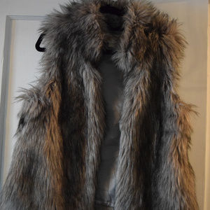 Michael Kors Faux Fur Vest -L